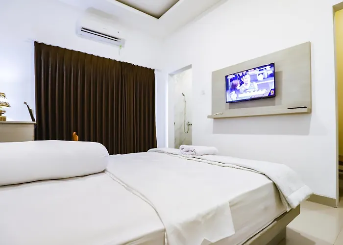 White Blue House 2 - Pvt Room, Shared Pool&kitchen 3* Ubud