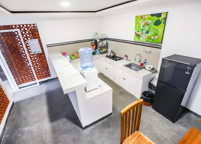 White Blue House 2 - Pvt Room, Shared Pool&kitchen Gasthof