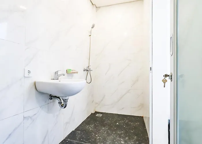 White Blue House 2 - Pvt Room, Shared Pool&kitchen