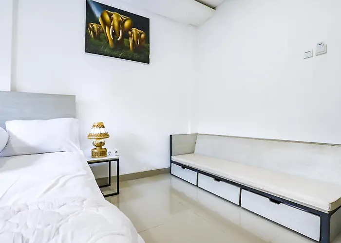 Gasthof White Blue House 2 - Pvt Room, Shared Pool&kitchen Ubud