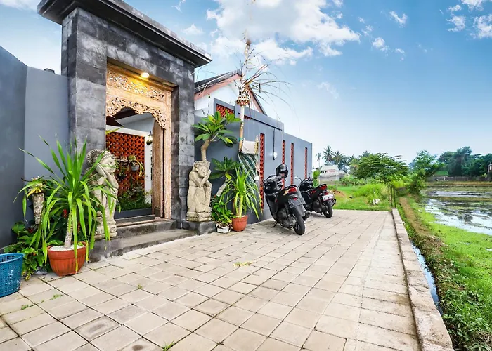 White Blue House 2 - Pvt Room, Shared Pool&kitchen Gasthof