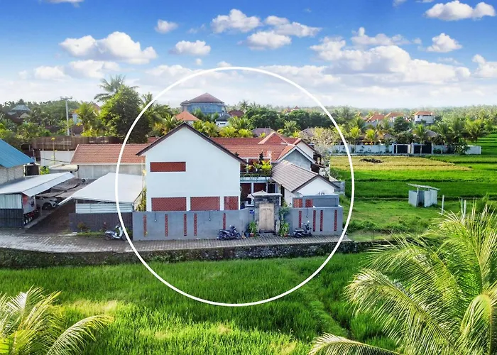 White Blue House 2 - Pvt Room, Shared Pool&kitchen 3* Ubud